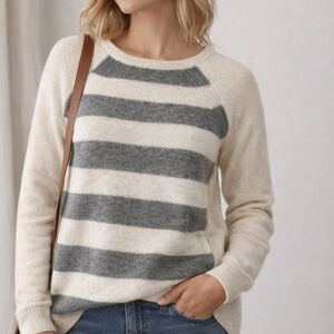 LOFT Cream Gray Crew Neck Knit Sweater Womens Sz M